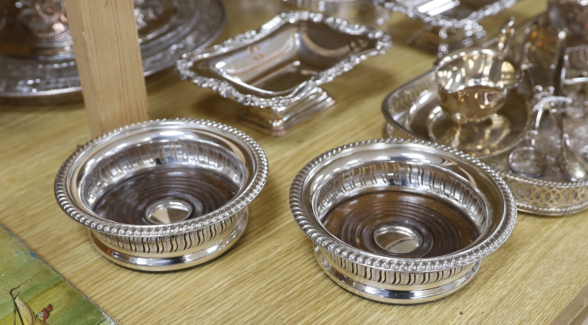 A quantity of mixed silver plate